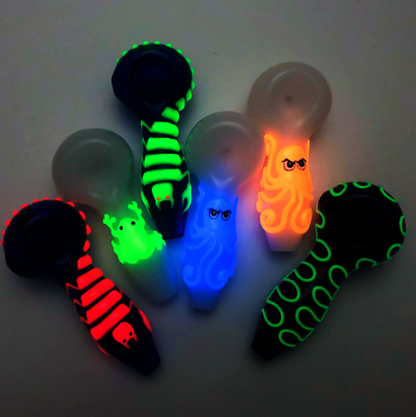 Octopus Glow In The Dark Glass Smoking Spoon Hand Pipe_2